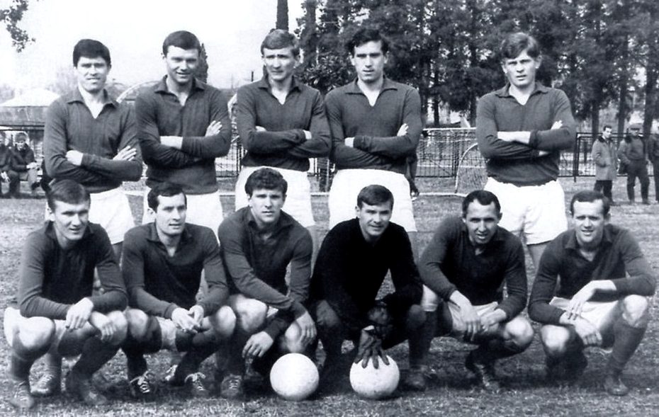 Металлист Харьков перед одной из игр (общая фотография команды). 1969 год.