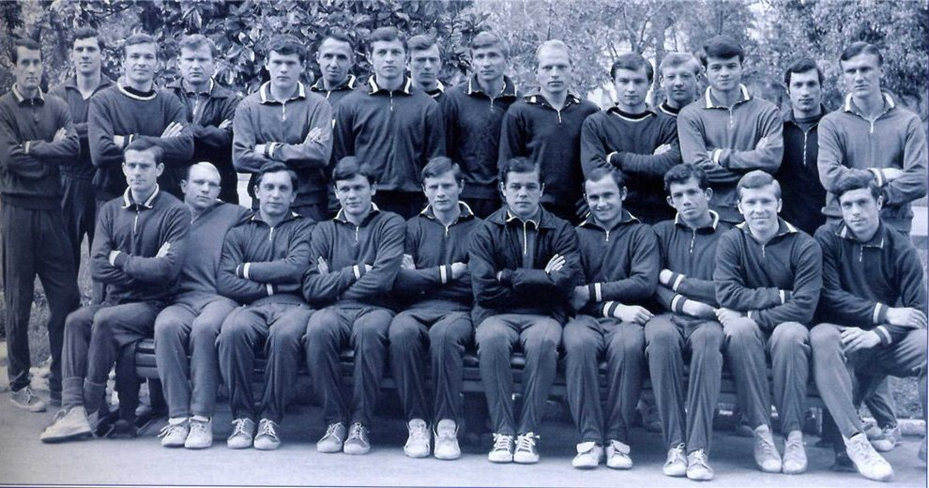 Общая фотография команды Металлист. 1970 год