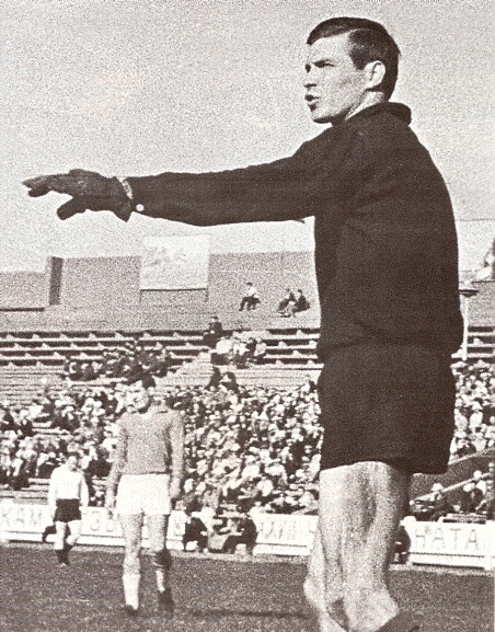 В игре вратарь Харьковского Металлиста - Александр Савченко. 1972 год
